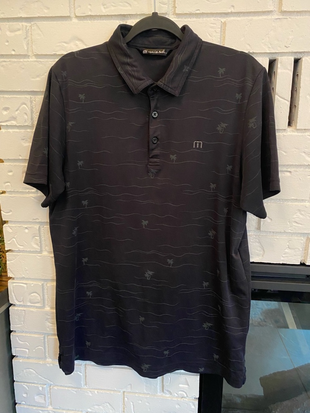 Travis Mathew Men’s Medium Golf Polo Tropical